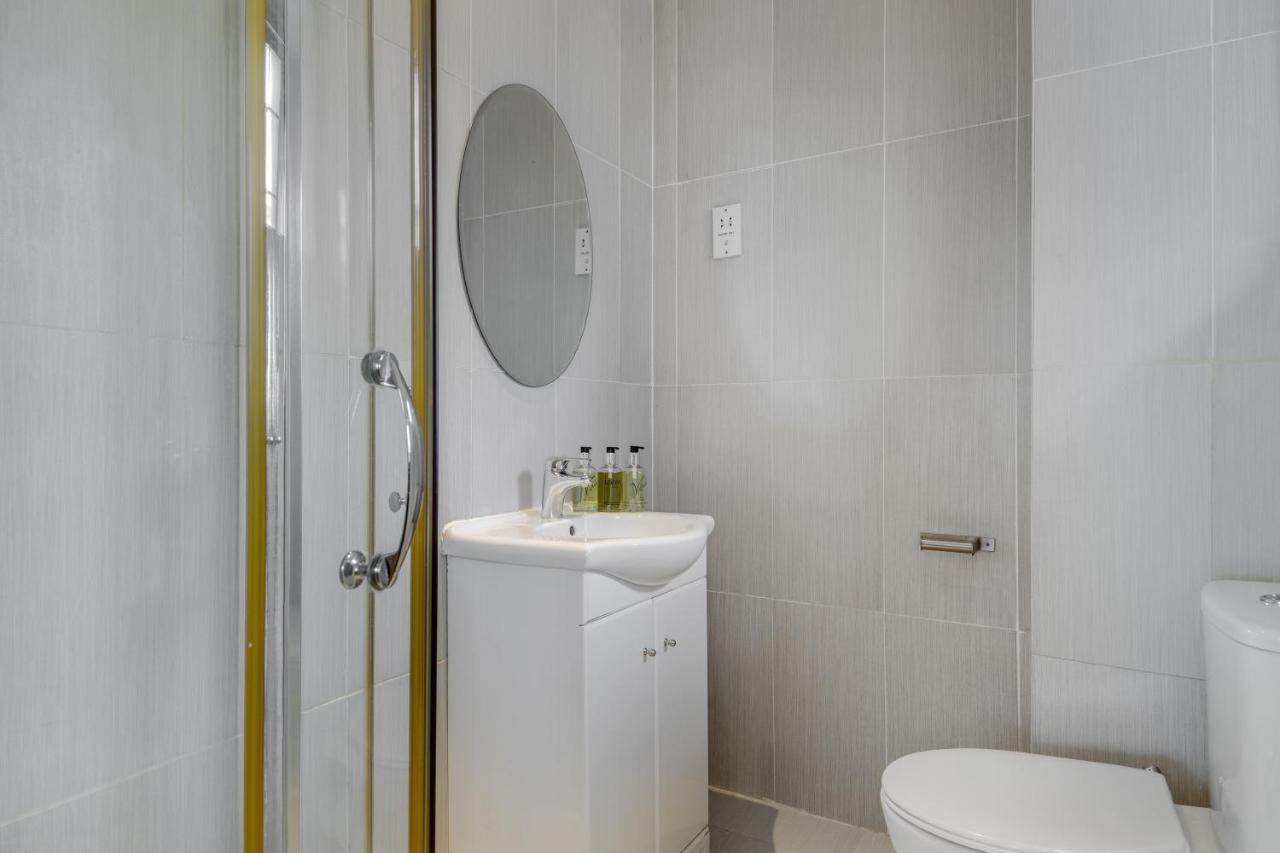 Deluxe Family of 5 Room