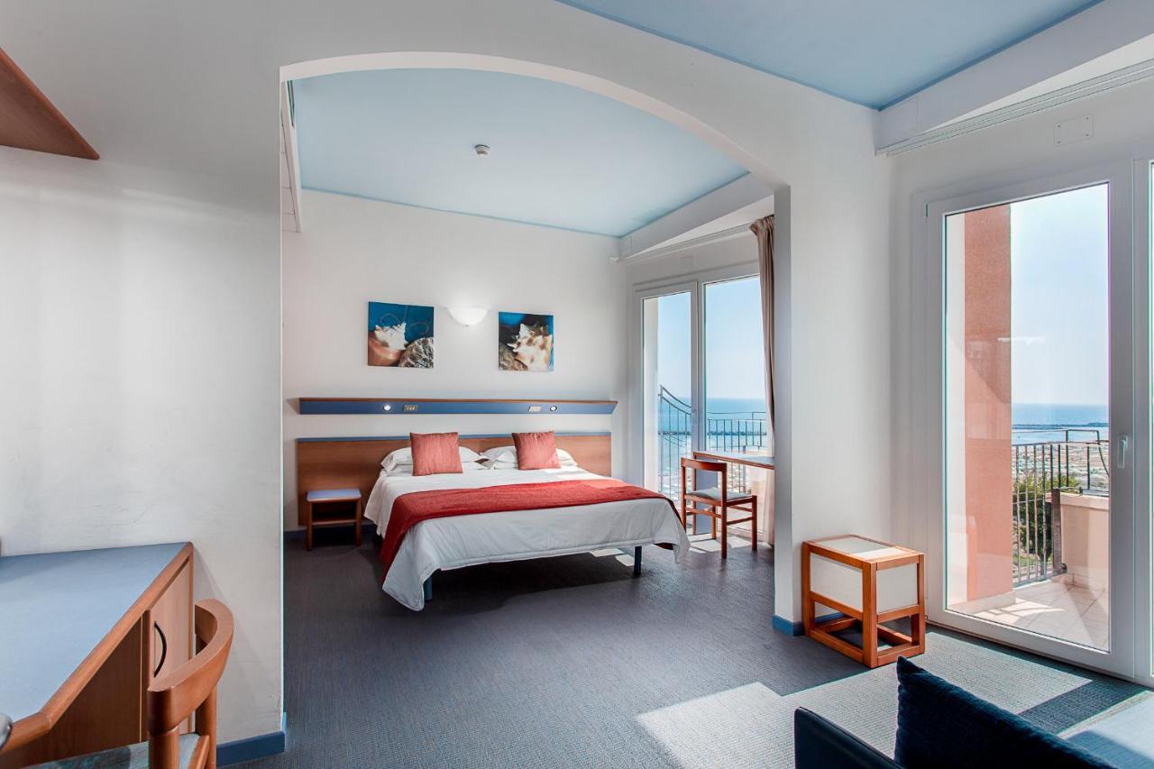 Familiekamer met Zijdelings Uitzicht op Zee