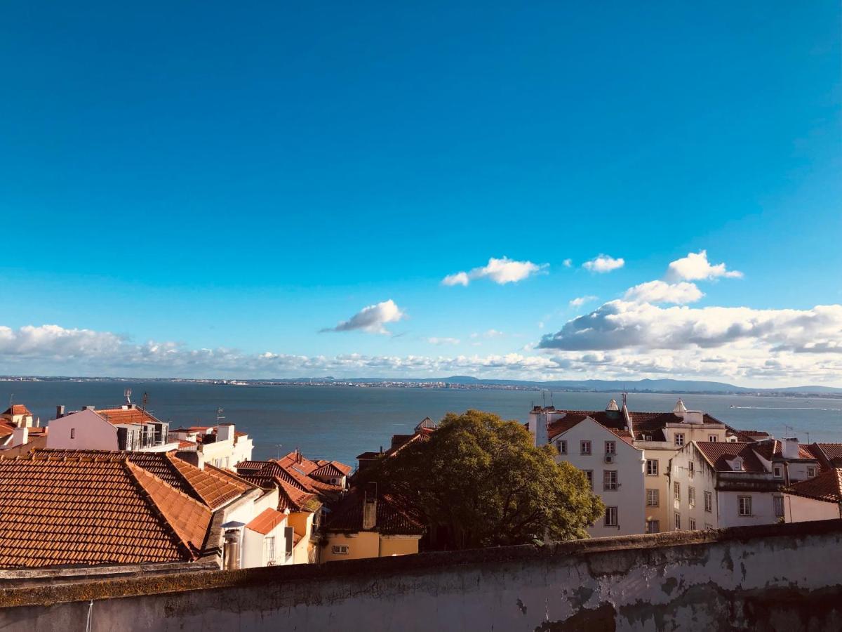 Double Room with River View and Shared Bathroom,1345277411:JPEG