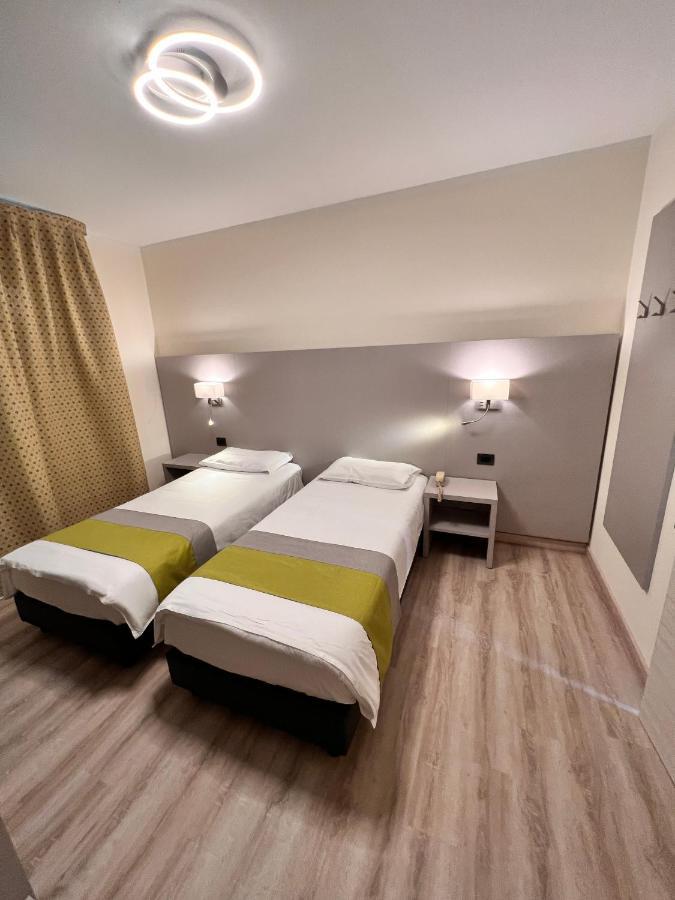 Double or Twin Room,1345665692:JPEG