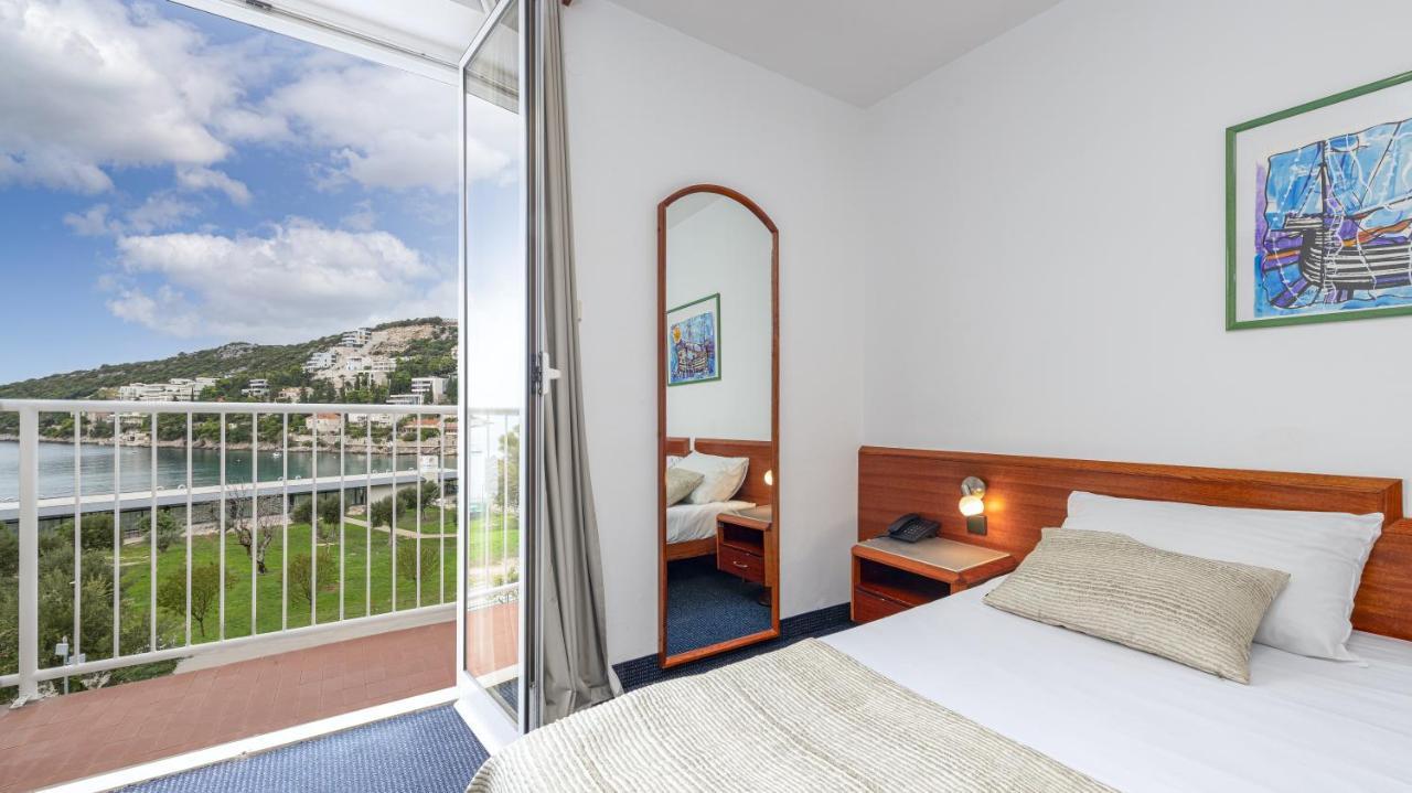 Double or Twin Room Balcony Sea View