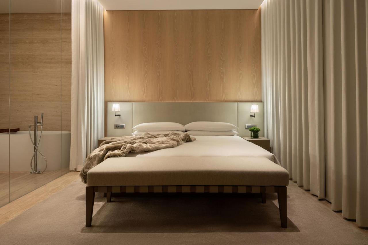 One-Bedroom Superior King Suite Balcony