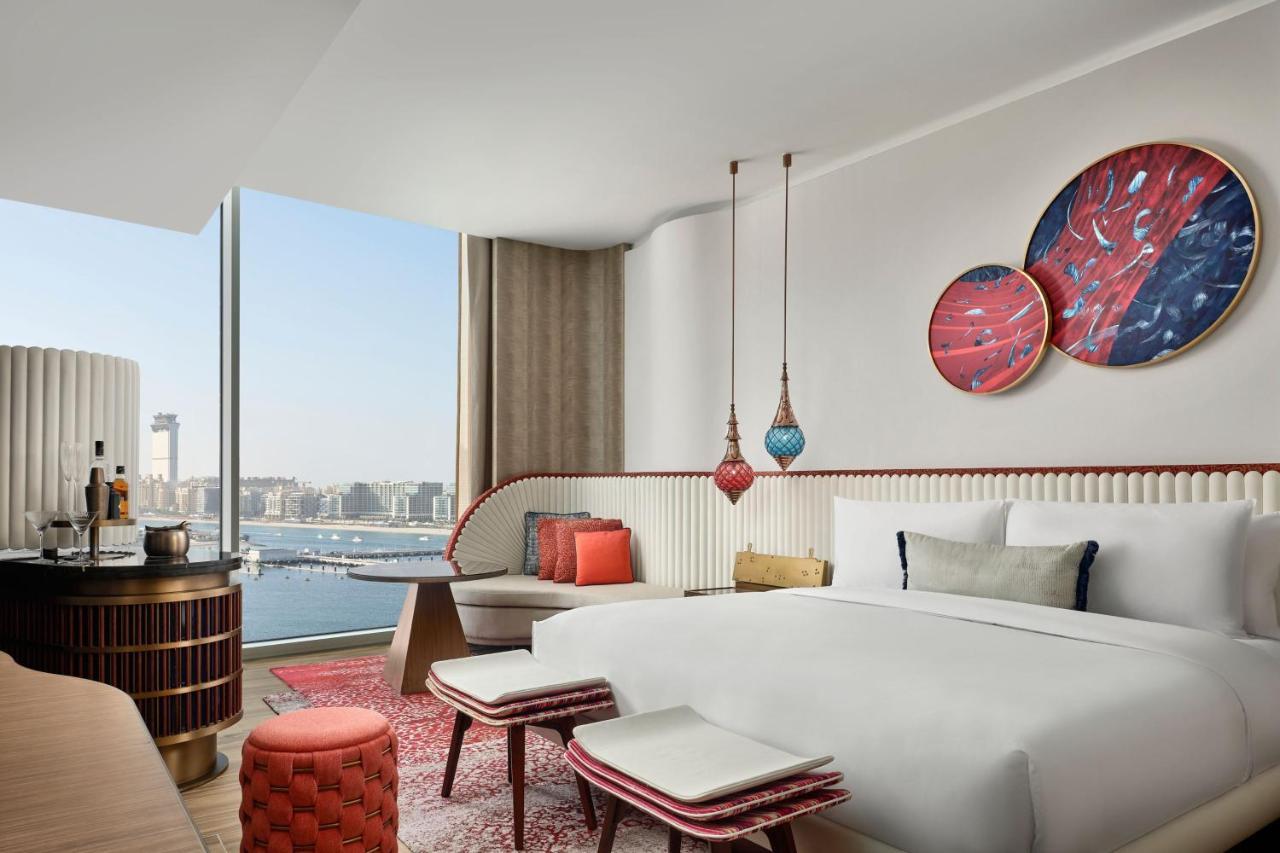 Premier Deluxe Corner King Room Sea View Balcony