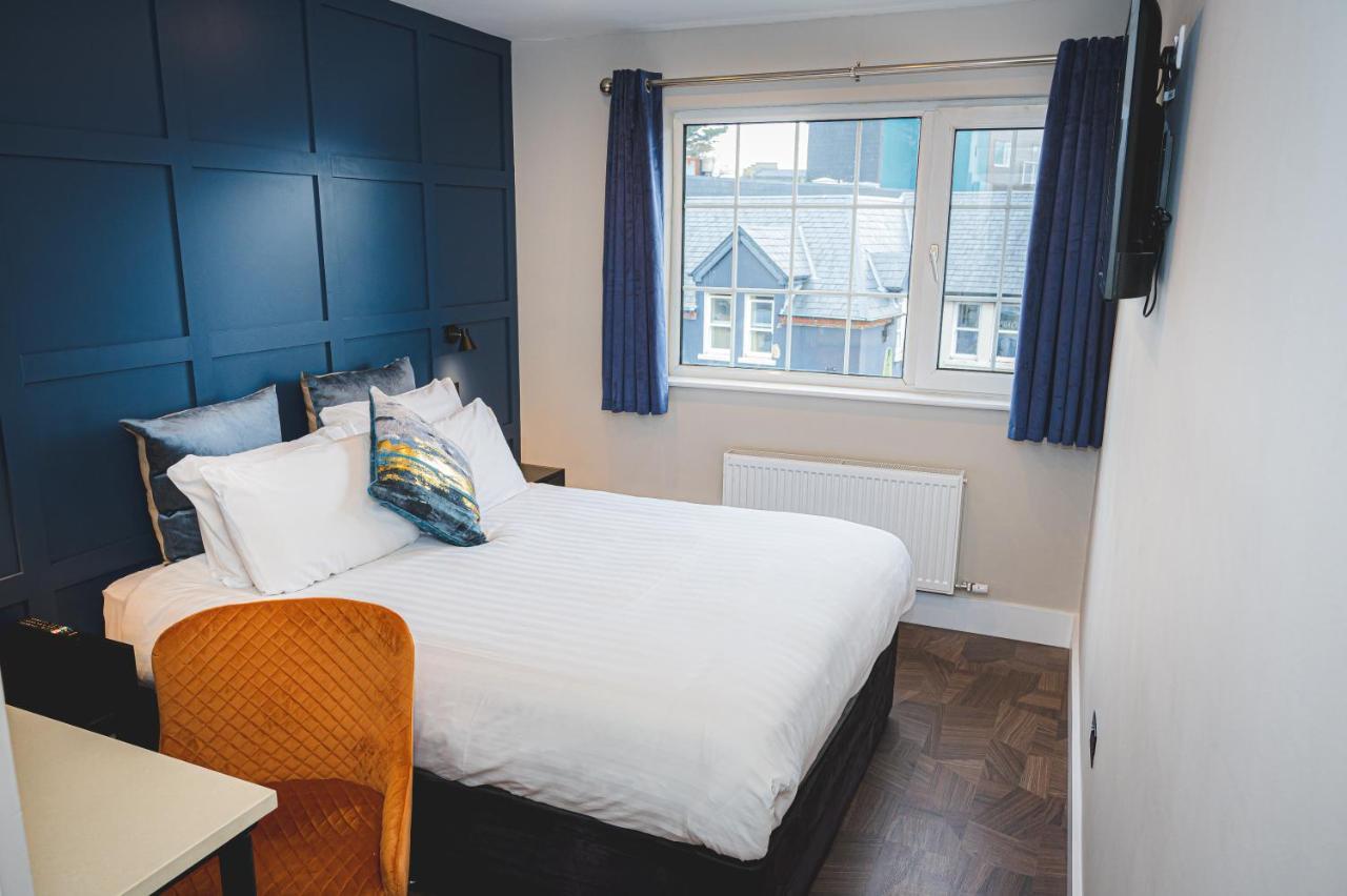 Single Room with Bathroom,1416024561:JPEG