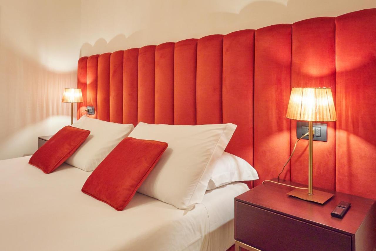Habitación con cama grande