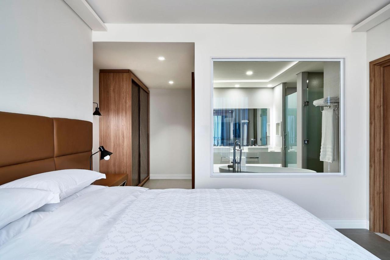 Executive Suite 1 Bedroom Executive Suite 1 King