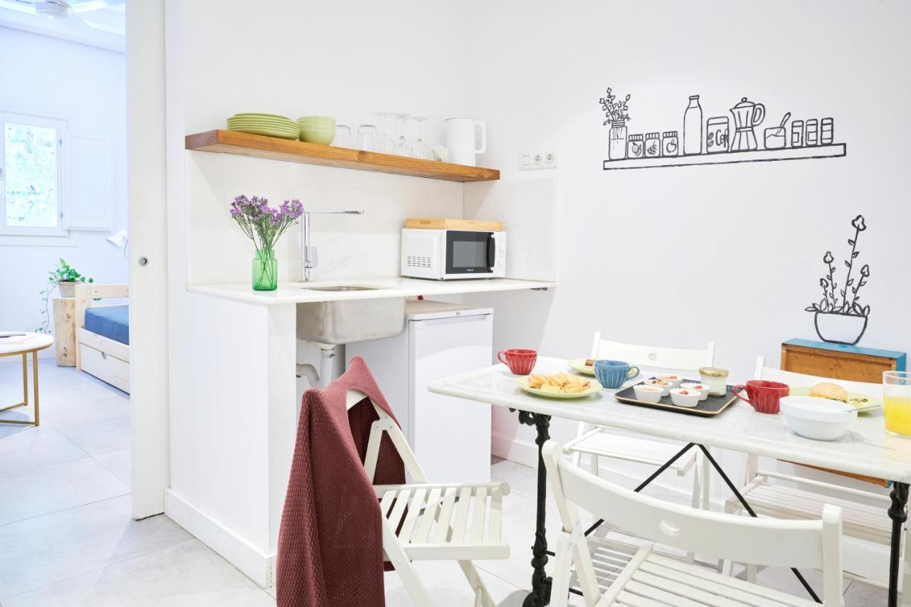 Family Studio Kitchenette