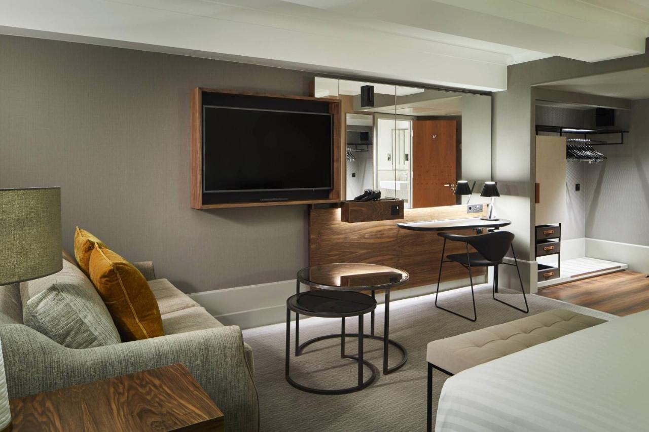 Junior Suite Executive Lounge Access