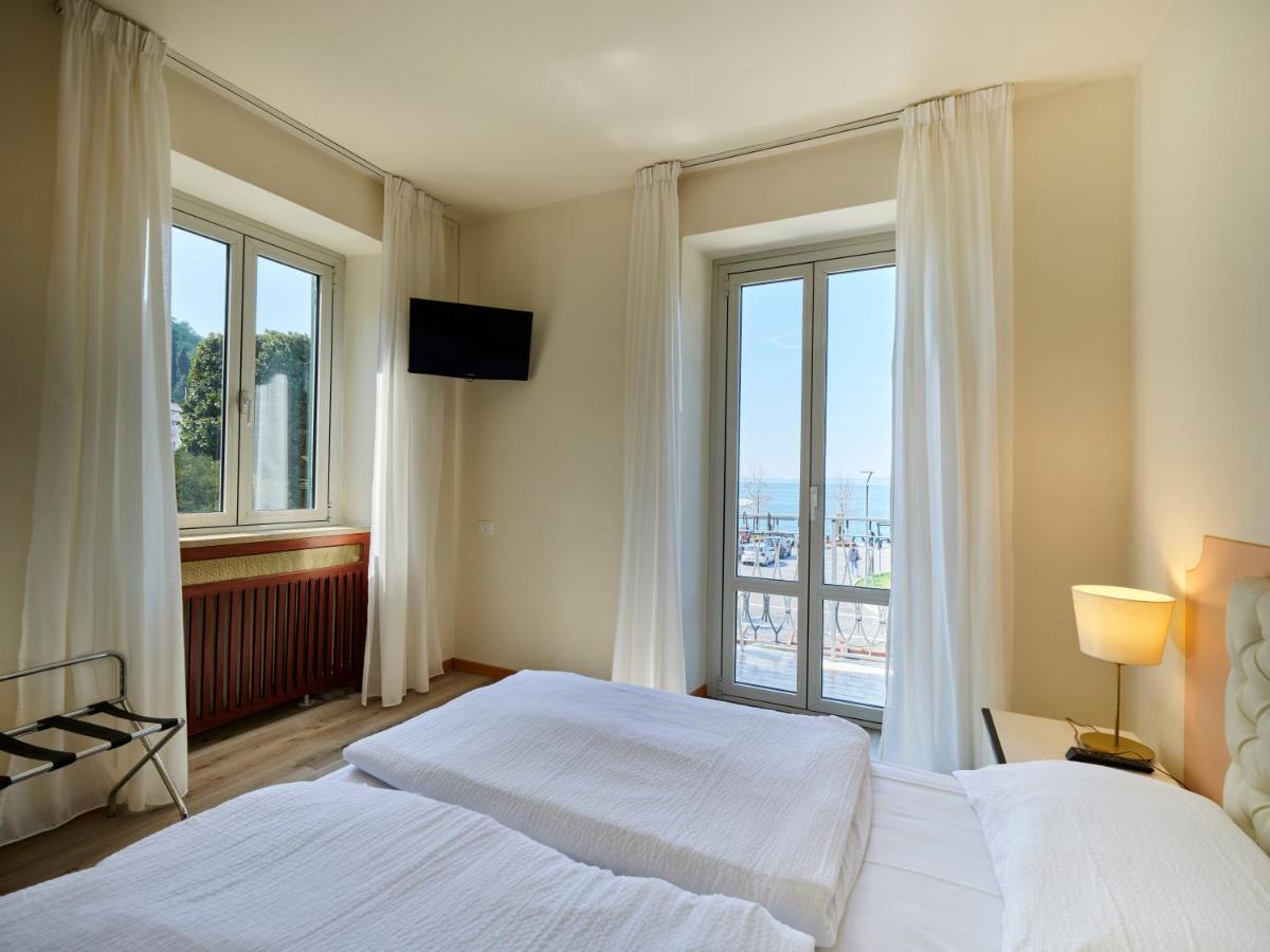 Double Room Balcony Lake View