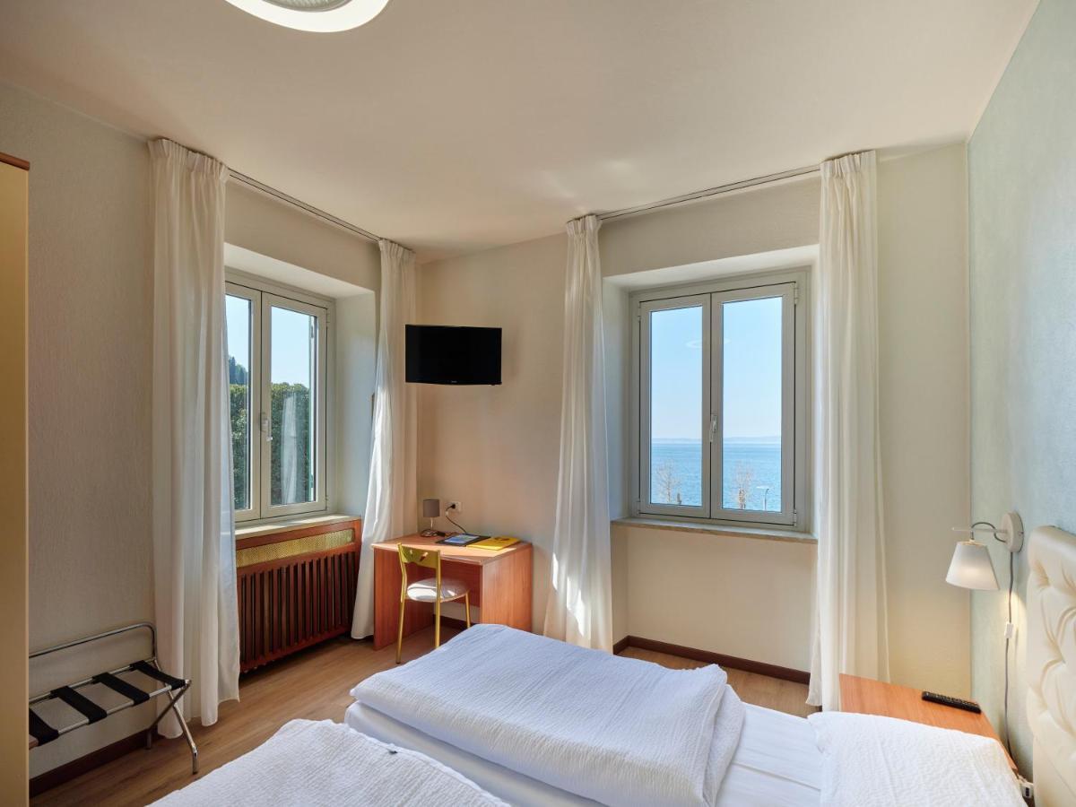 Twin Room with Lake View,1385073575:JPEG