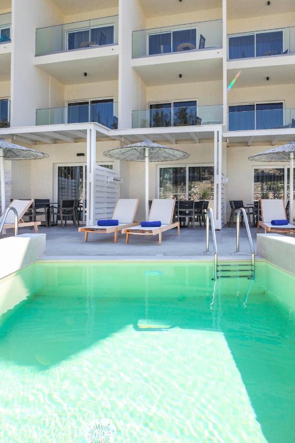 Junior Suite Sharing Pool