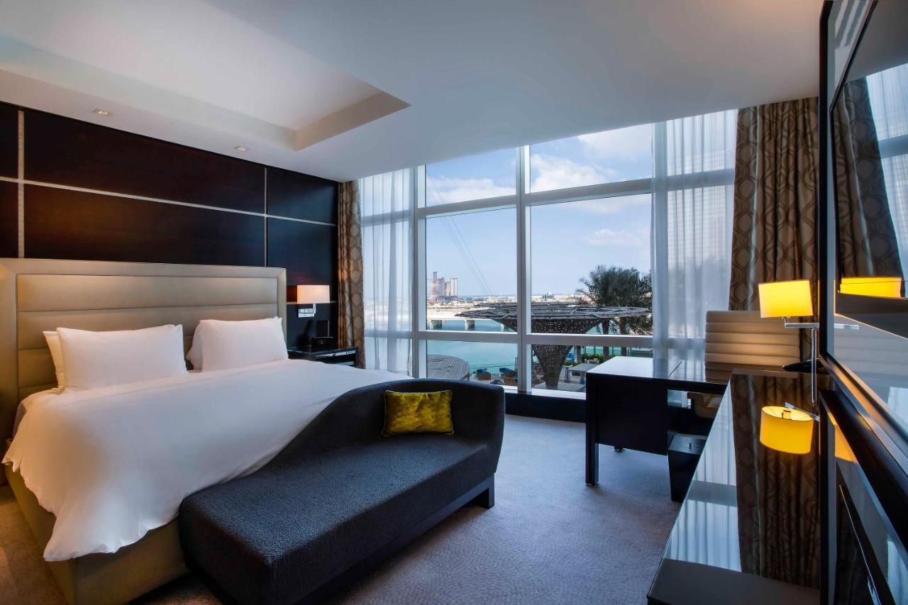 Deluxe King Room City View