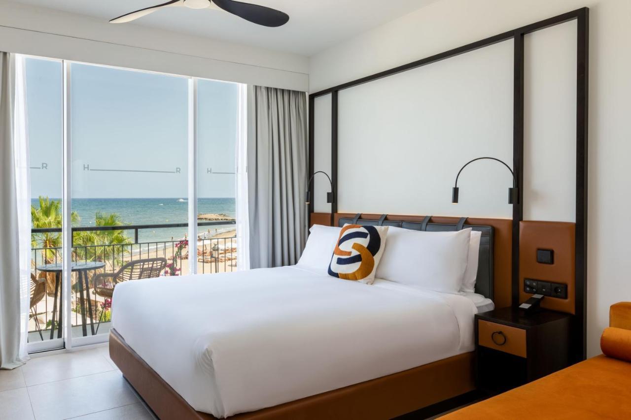 Deluxe King Room Sea View