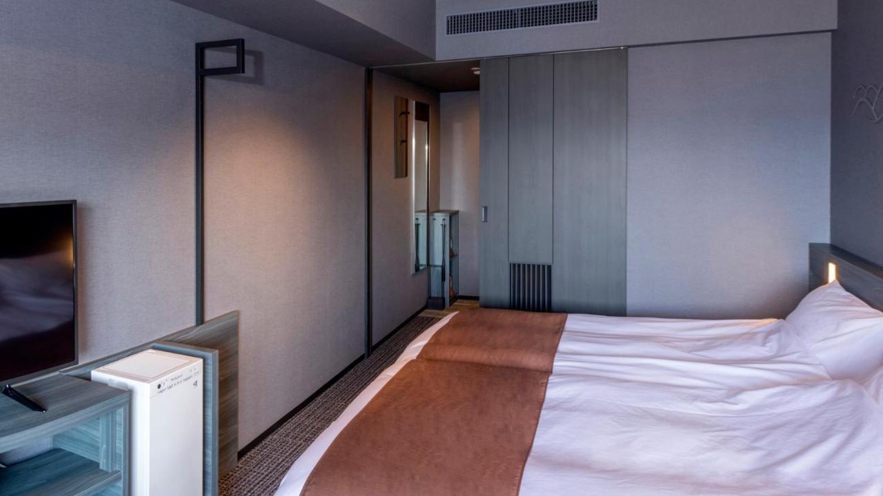 Hollywood Twin Room B Electronic Cigarettes Only