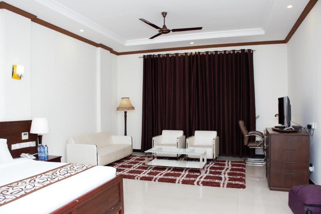 Deluxe Queen Room