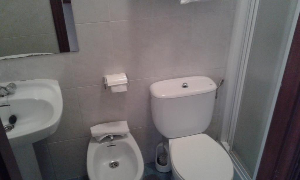 Twin Room Private Bathroom,139936080:JPEG