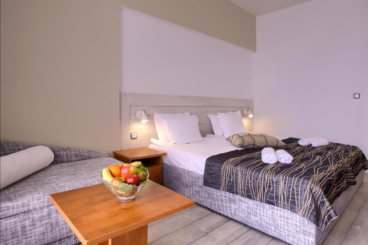 Standard Twin Room with Balcony and Sea View,1400675813:JPEG