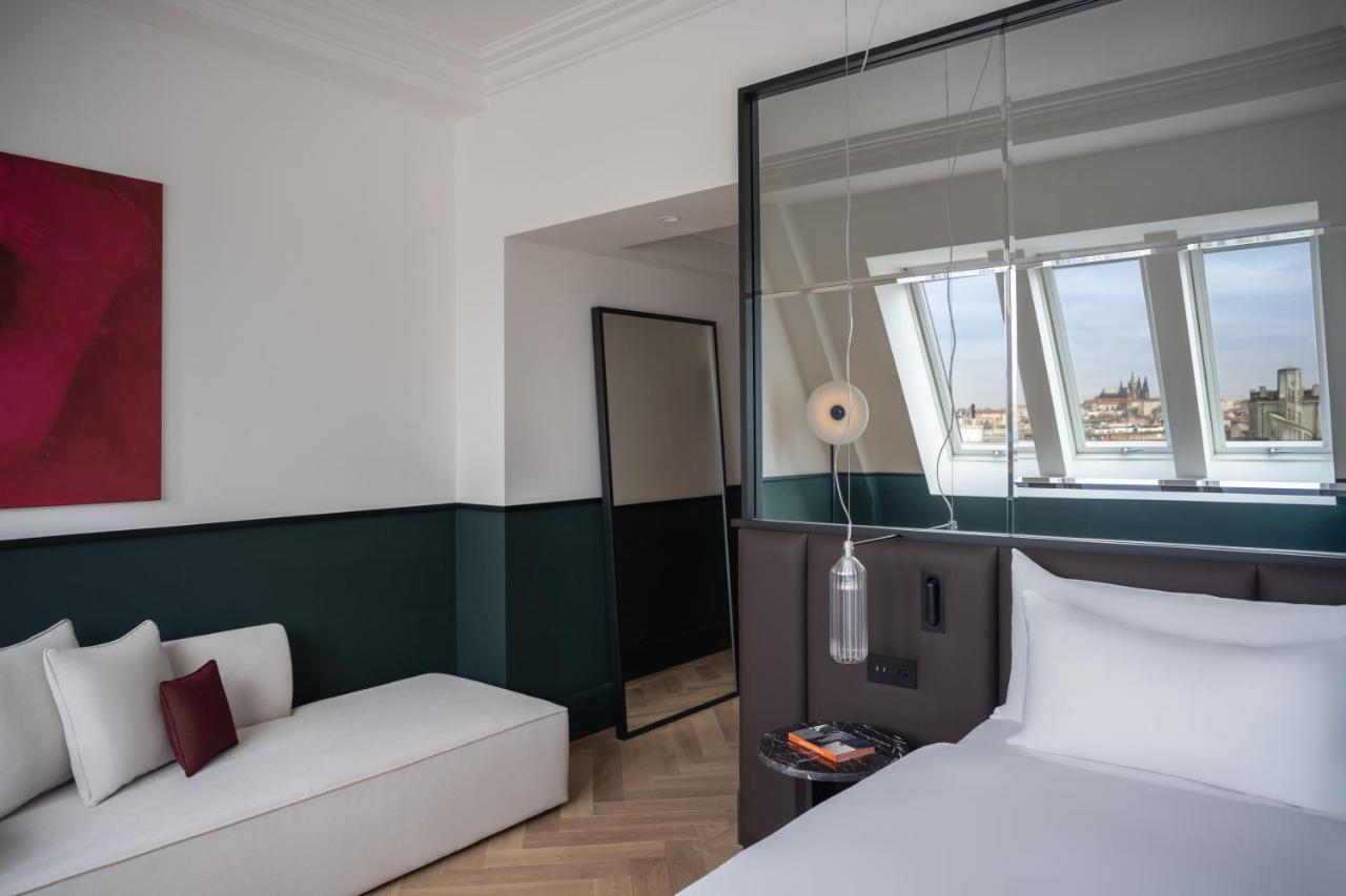 Almanac X Suite with Castle view,1403725595:JPEG