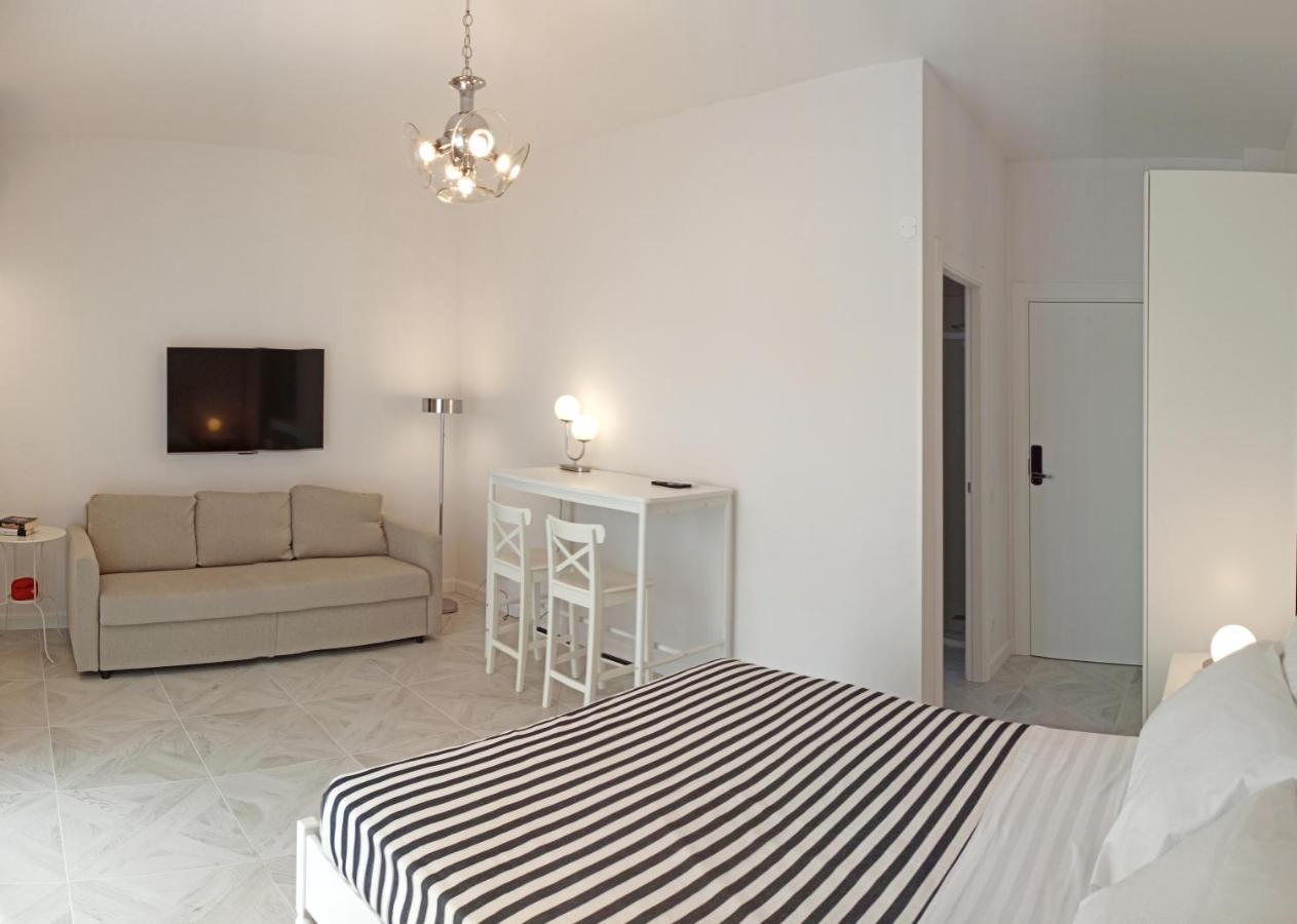 Suite with City View,1408374281:JPEG