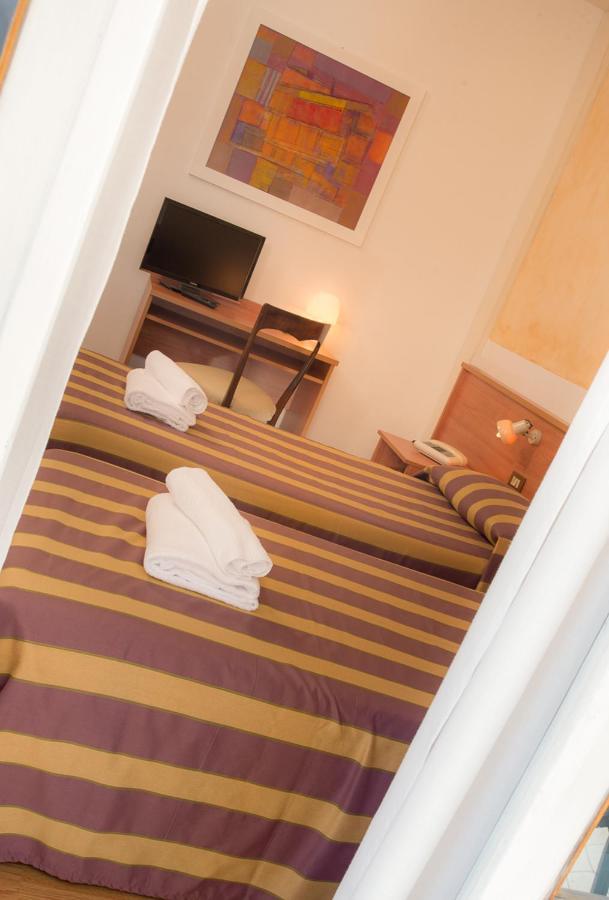 Dreibettzimmer mit Balkon