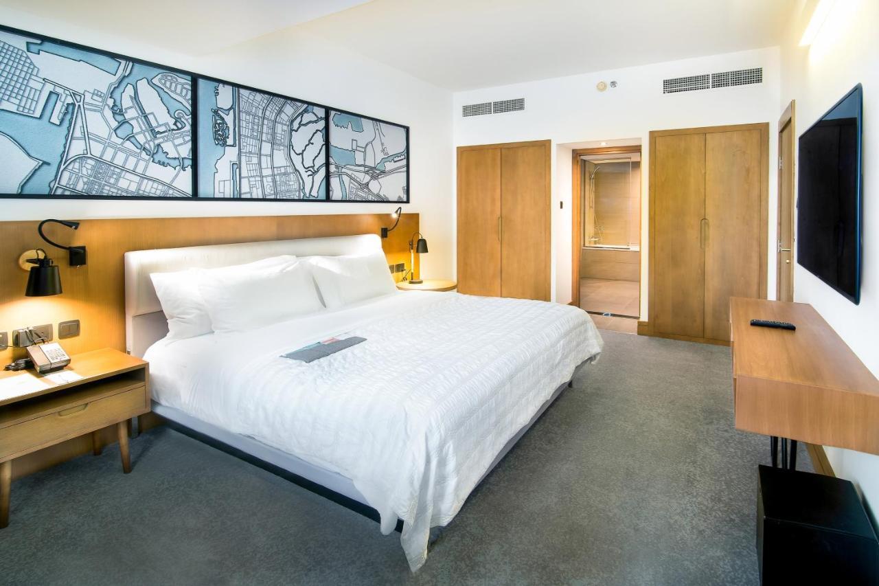 Deluxe Suite with Club Lounge Access,1413376502:JPEG