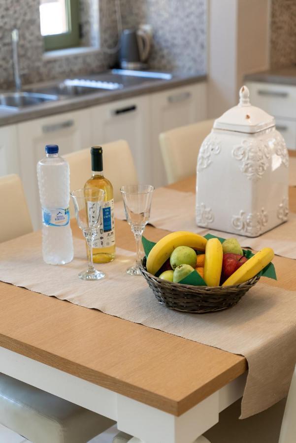 Villa met 3 Slaapkamers en Uitzicht op Zee en het Zwembad