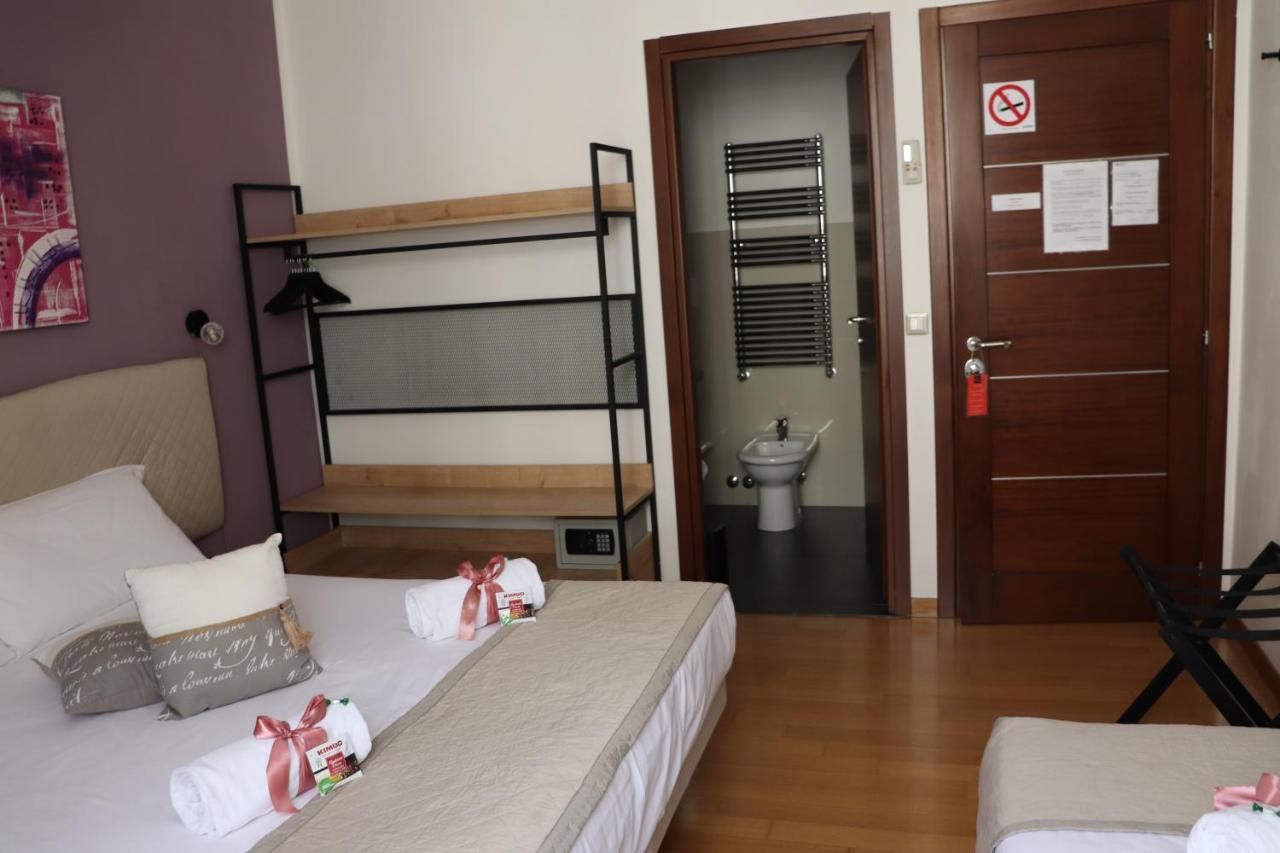 Double or Twin Room Private Bathroom