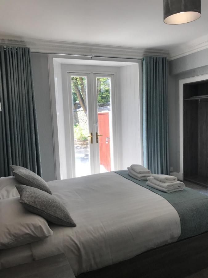 Deluxe Double Room Shower