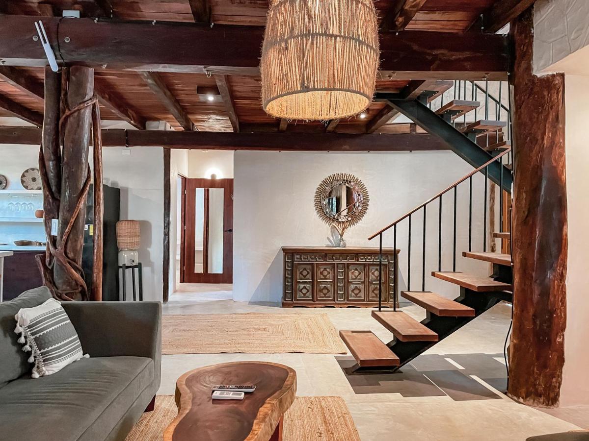 Five-Bedroom House,1430375125:JPEG