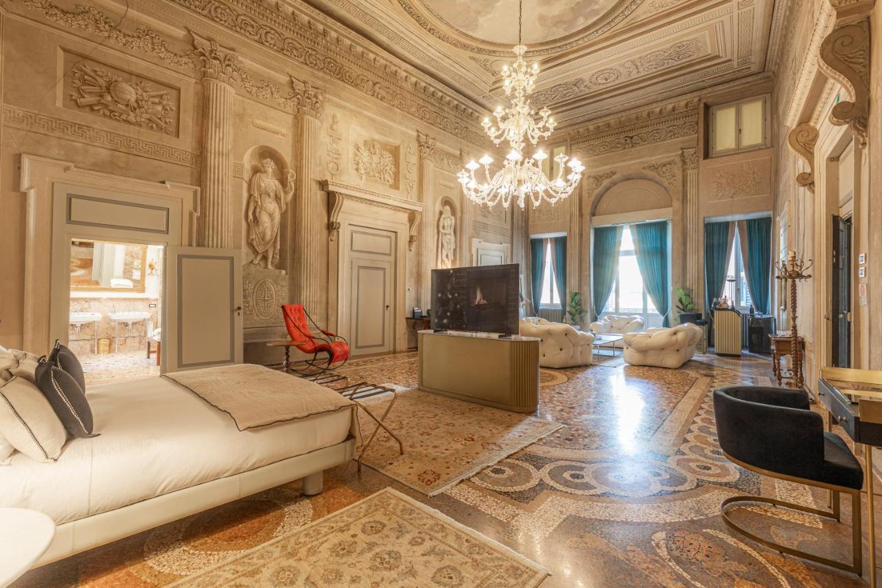 Superior King Suite