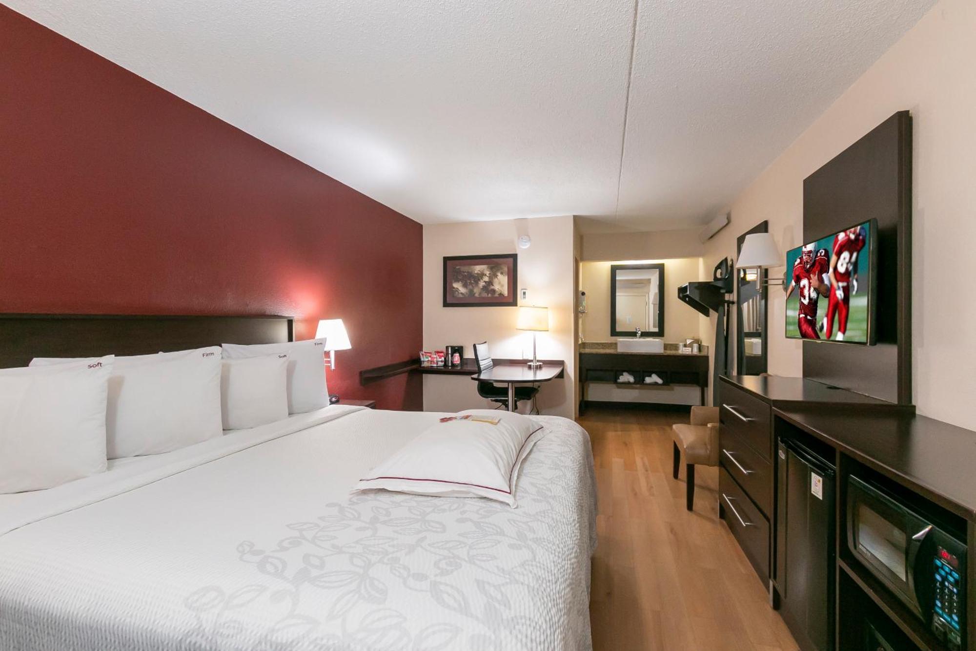 Premium King Room Smoke Upgraded Bedding & Snack,1434627646:JPEG