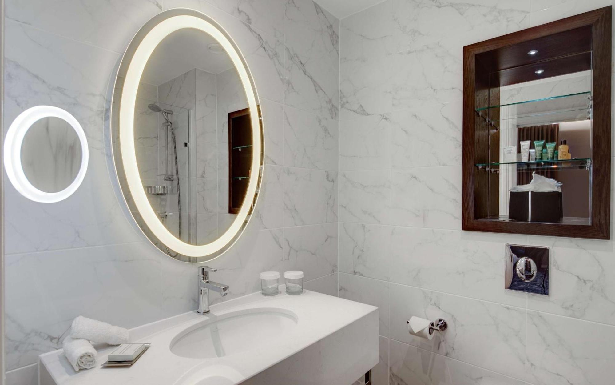 Family Room,1537075636:JPEG