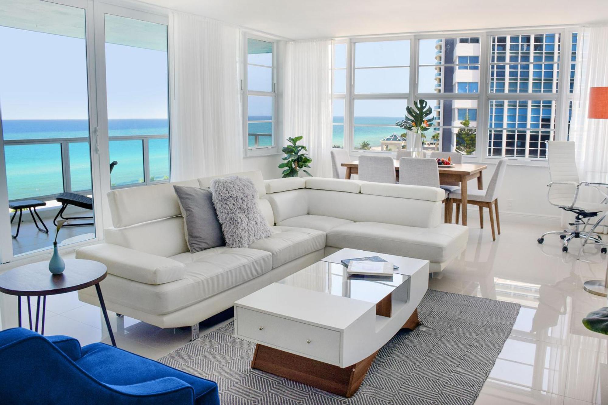 Corner Oceanview Master Suite 2 Bedroom 2 Bath Kitchen