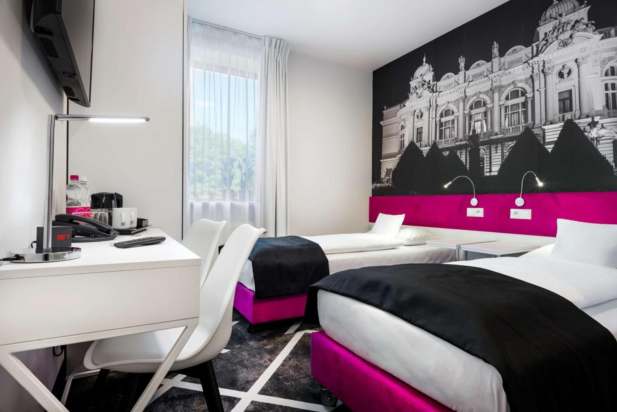 Premium Twin Room,1589424997:JPEG