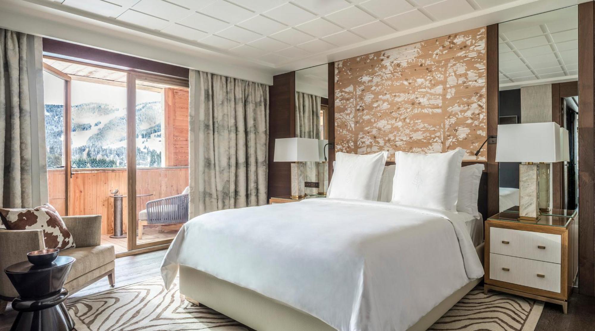 Deluxe One-Bedroom King Suite