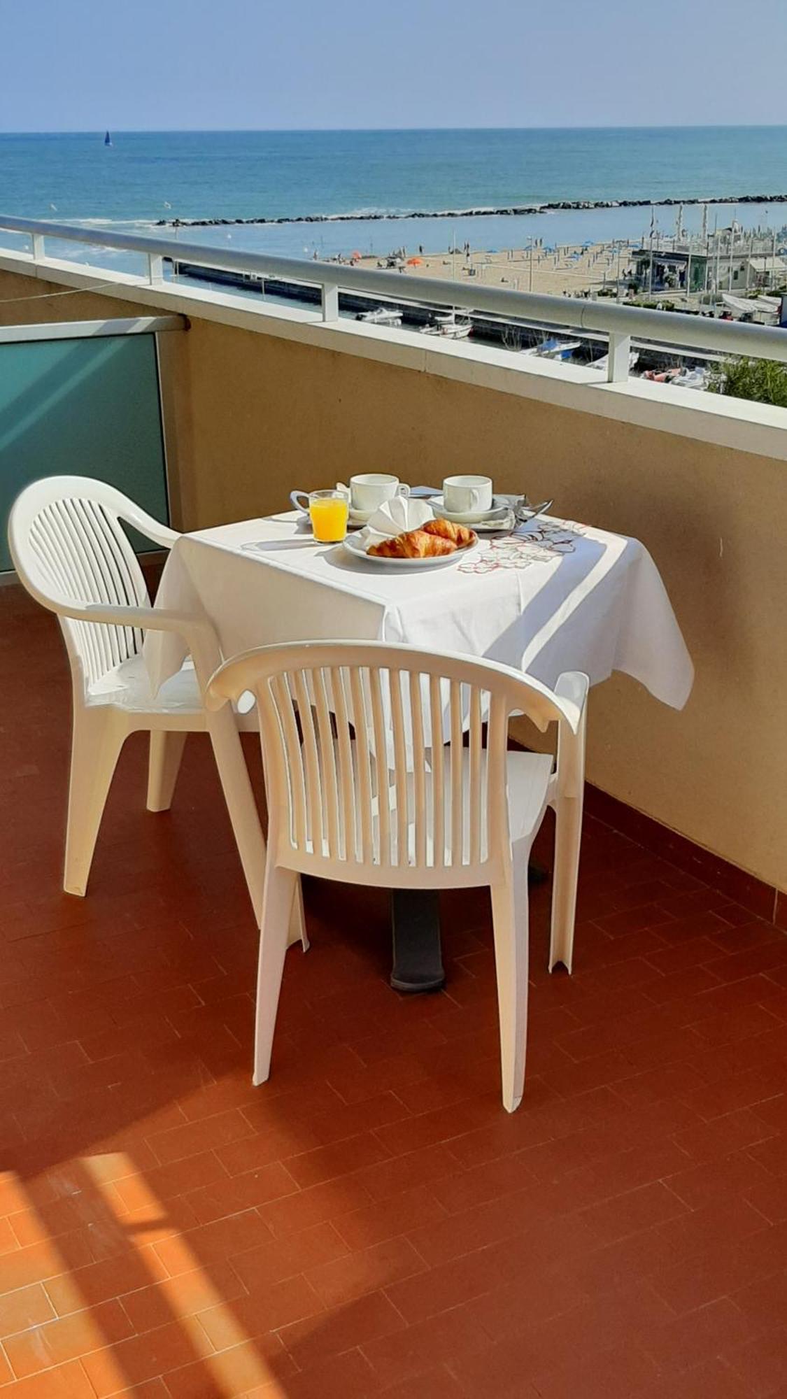 Double or Twin Room Balcony