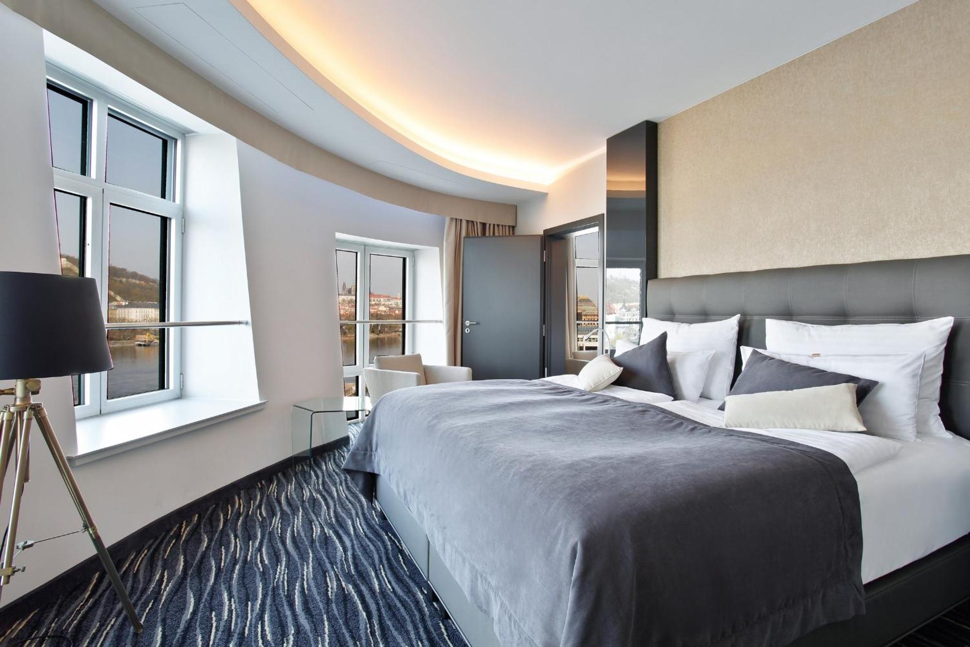 Deluxe Double Room River View