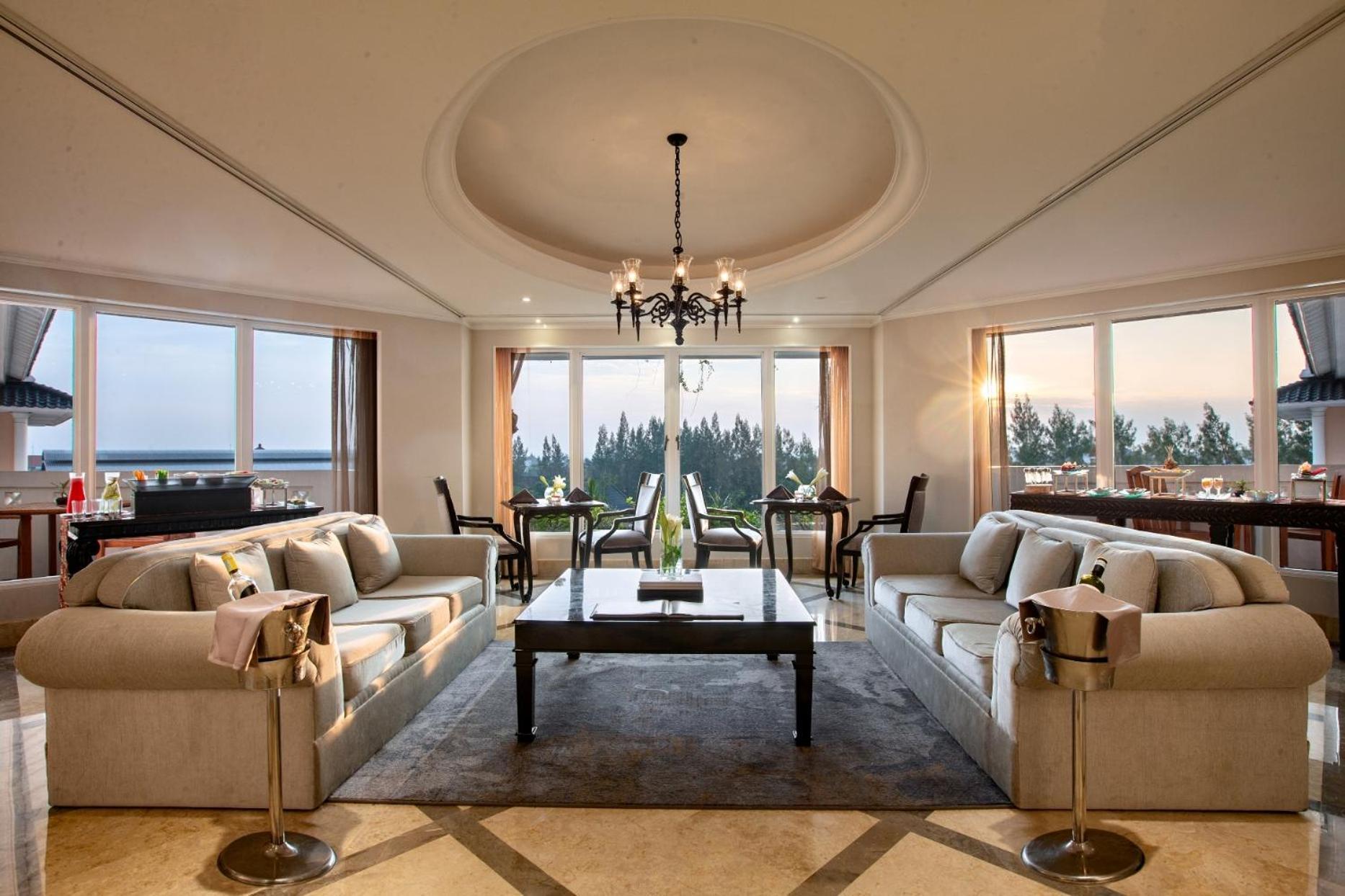 The Level Guestroom