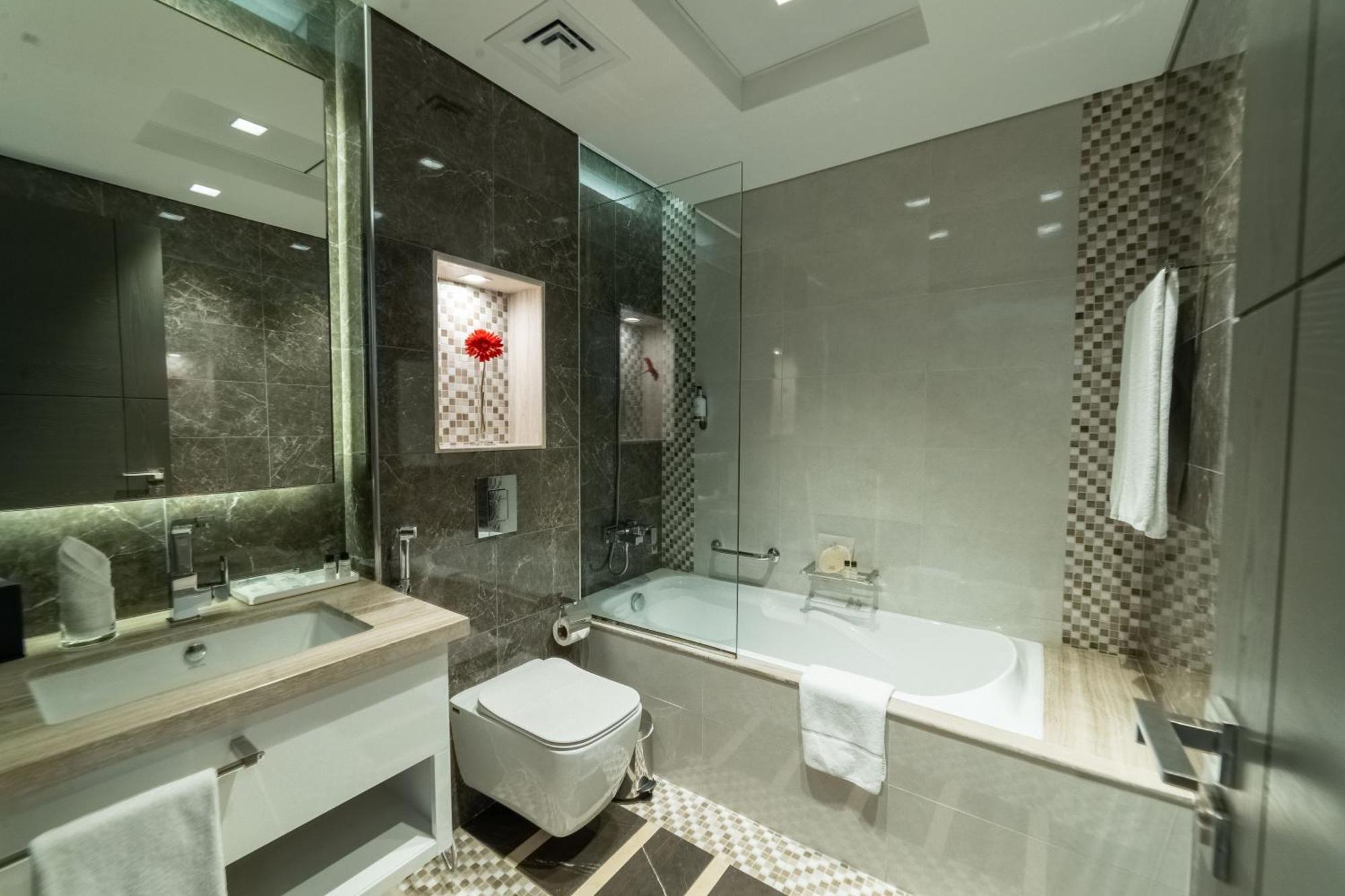 Deluxe Studio Apartment