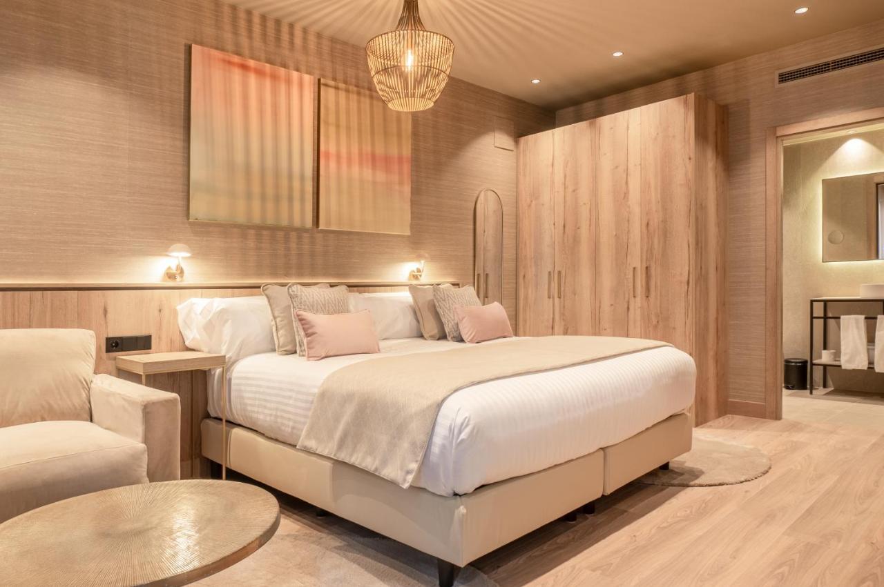 Double Room with Balcony,1469197391:JPEG