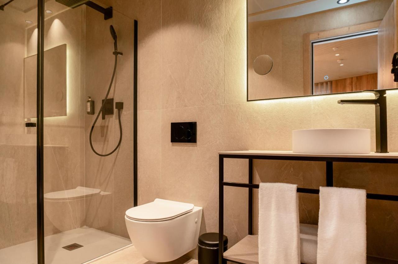 Suite with Terrace,1469881160:JPEG