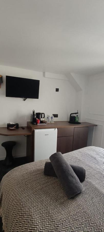 Double Room,1470251177:JPEG