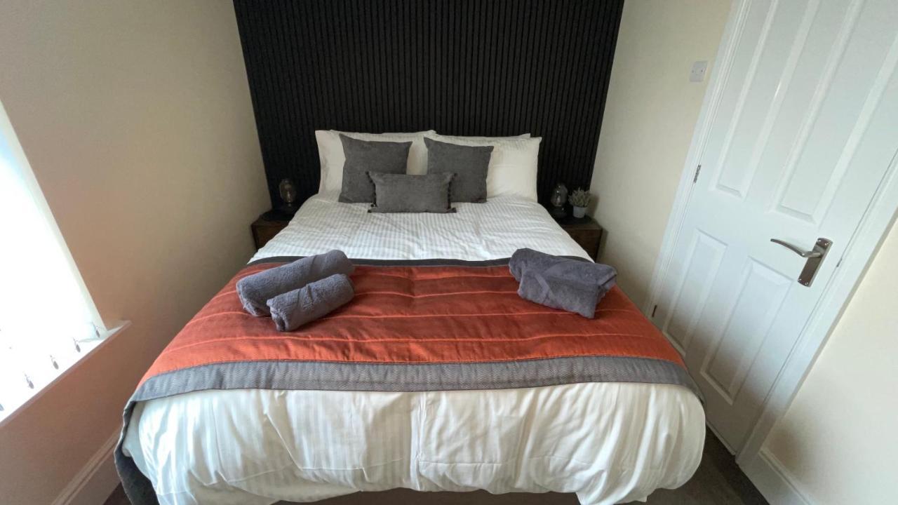 Deluxe Double Room Shower