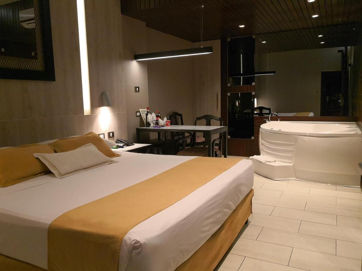 Deluxe Suite,1479760217:JPEG