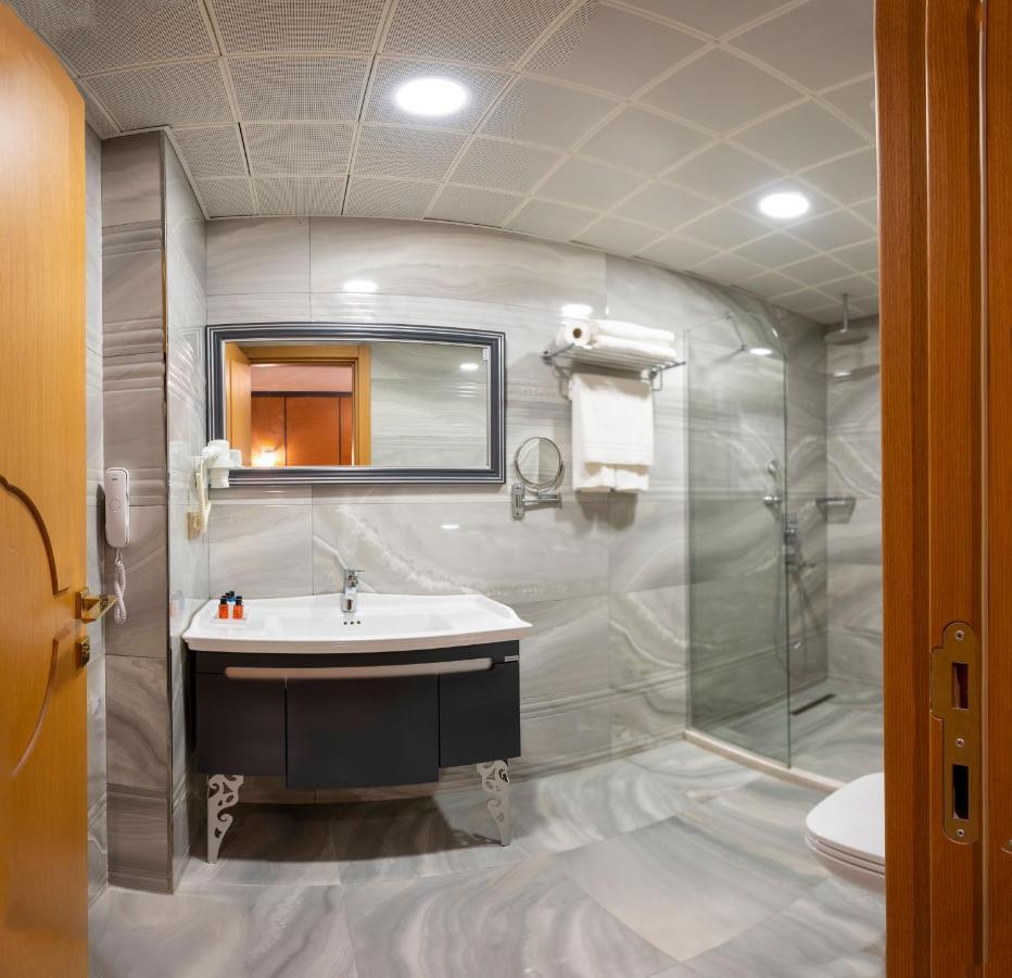 Deluxe Double or Twin Room,1558870336:JPEG
