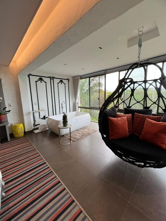 Deluxe King Suite