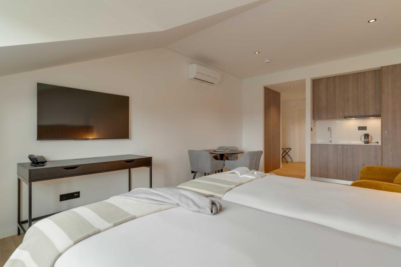 Family Room - Club House