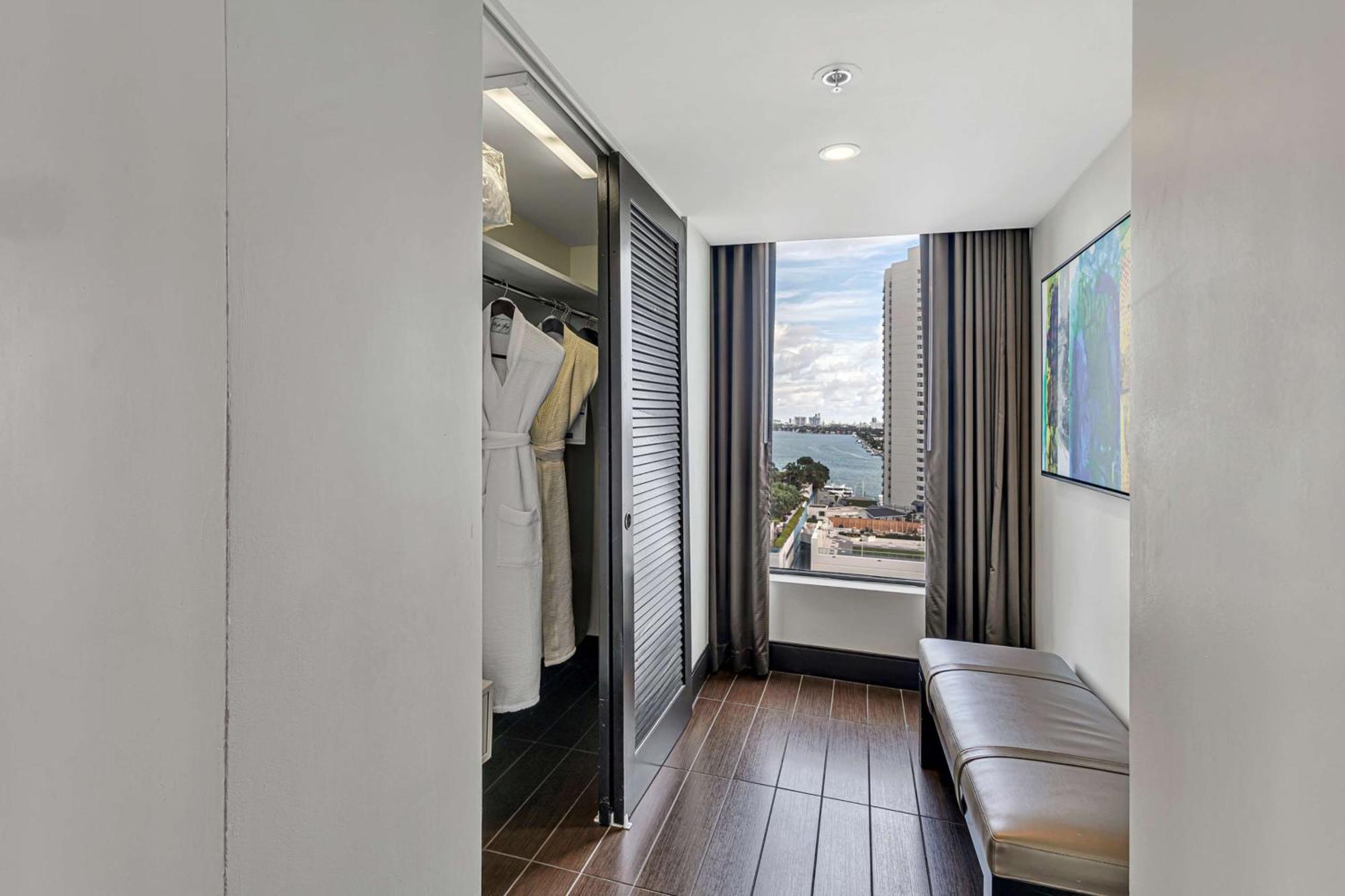 Suite Júnior King com Área de Estar