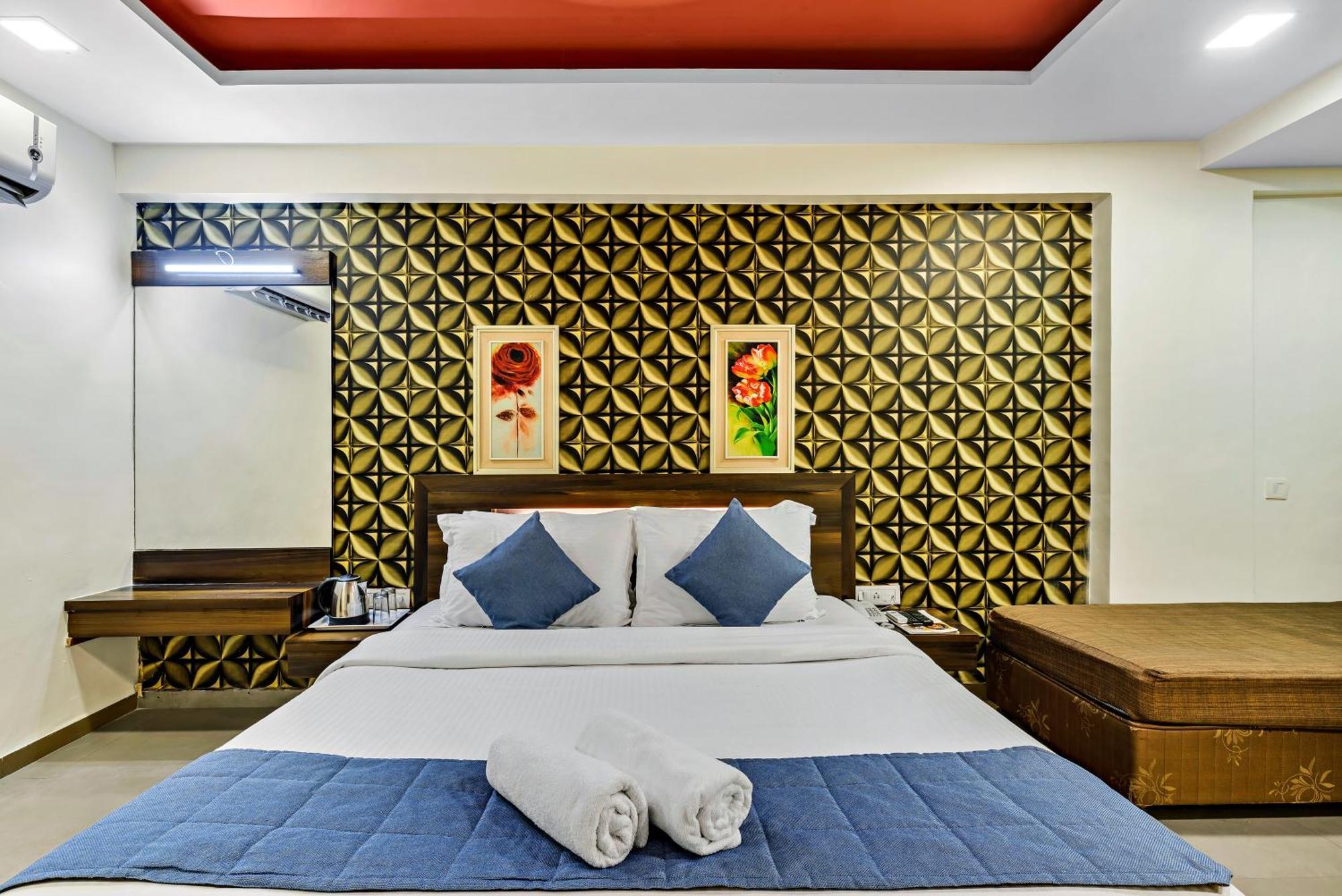 Royal Executive Room,1498975621:JPEG