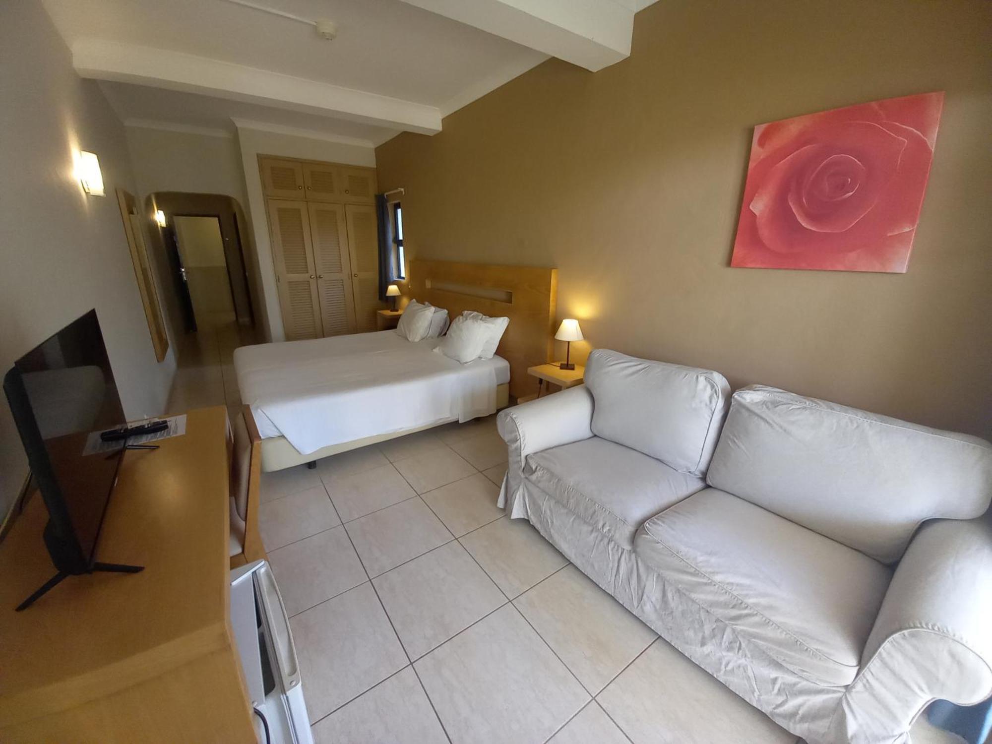 Double or Twin Room Garden View